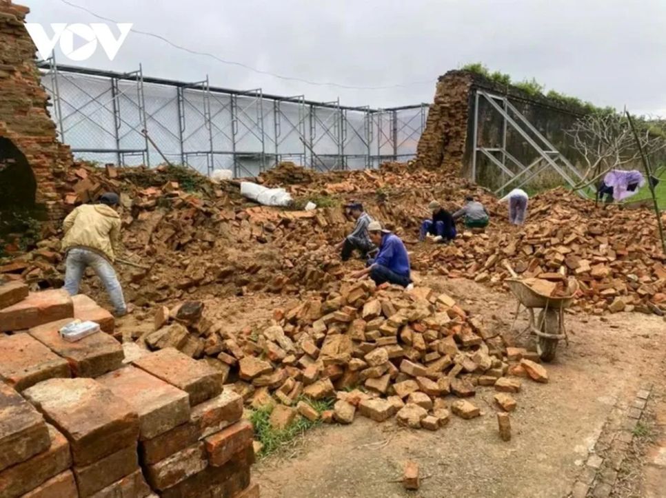 Huế chi 1,8 tỷ đồng tu sửa đoạn tường Hoàng thành bị sập