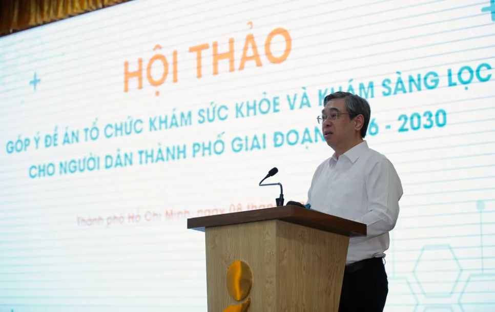 Đồng chí Nguyễn Phước Lộc, Phó Bí thư Thành ủy, Chủ tịch Ủy ban MTTQ Việt Nam TPHCM phát biểu góp ý tại hội thảo Ảnh DŨNG PHƯƠNG