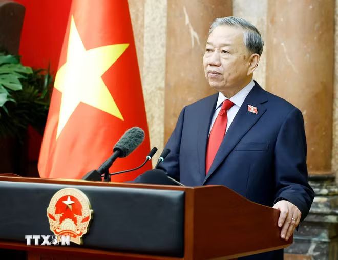 Tổng Bí thư, Chủ tịch nước trao Quyết định bổ nhiệm các thành viên Chính phủ Tổng Bí thư, Chủ tịch nước trao Quyết định bổ nhiệm các thành viên Chính phủ