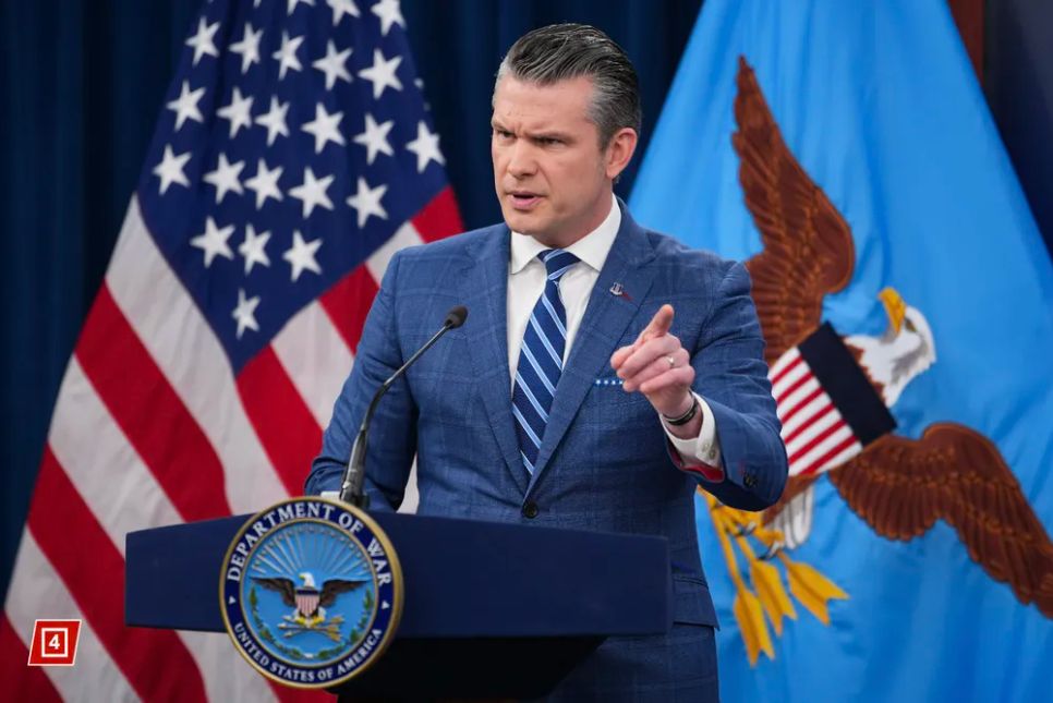 Bộ trưởng Chiến tranh Mỹ Pete Hegseth cảnh báo rằng Mỹ có thể tiến hành một loạt các cuộc không kích khác để phá hủy uranium được làm giàu cao của Iran. Ảnh: <span style=