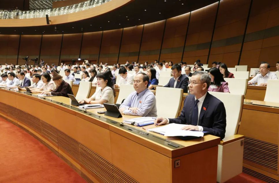 Các đại biểu Quốc hội dự phiên họp tại hội trường Diên Hồng chiều 9-4. Ảnh: QUANG PHÚC