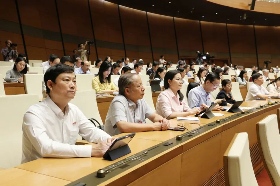 Các đại biểu Quốc hội dự phiên họp tại Hội trường Diên Hồng chiều 9-4. Ảnh: QUANG PHÚC