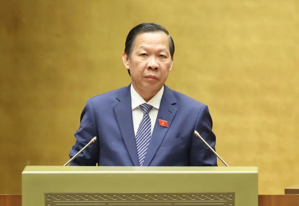 Chủ nhiệm Ủy ban Kinh tế và Tài chính của Quốc hội Phan Văn Mãi trình bày báo cáo thẩm tra, chiều 9-4. Ảnh: QUANG PHÚC