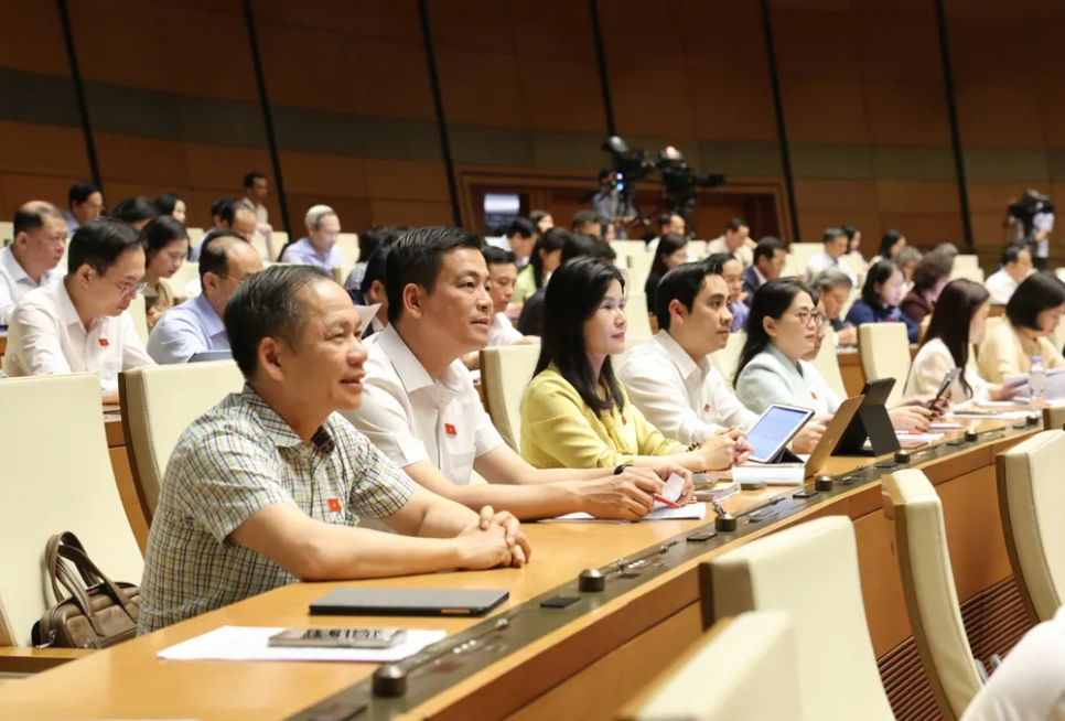 Các đại biểu dự phiên họp chiều 9-4. Ảnh: QUANG PHÚC Các đại biểu dự phiên họp chiều 9-4. Ảnh: QUANG PHÚC