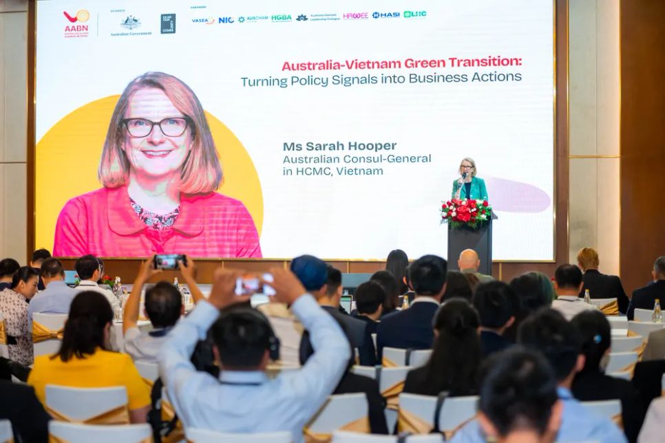 Bà Sarah Hooper, Tổng Lãnh sự Australia tại TPHCM, phát biểu khai mạc diễn đàn