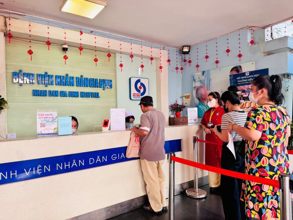 Bệnh viện Nhân dân Gia Định tiếp nhận nhiều trường hợp học sinh rối loạn tiêu hóa.