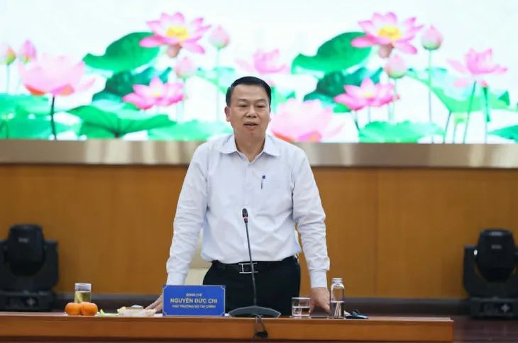 <p>Thứ trưởng Bộ Tài chính Nguyễn Đức Chi chủ trì cuộc họp báo. Ảnh: L.T</p>