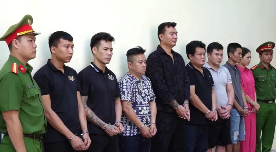 Nhóm đối tượng tại cơ quan công an. Ảnh: CACC Nhóm đối tượng tại cơ quan công an. Ảnh: CACC