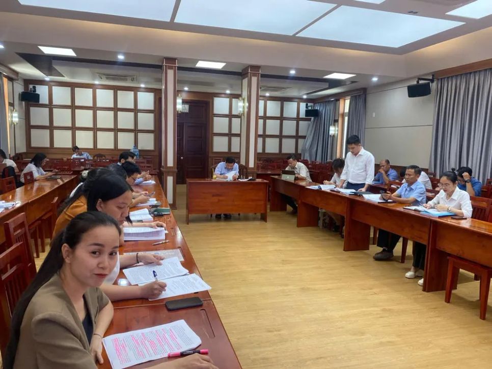 Tổ Công tác họp chiều 10-4