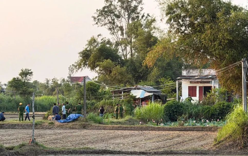 Lực lượng công an đang phong tỏa hiện trường 200m để khám nghiệm, điều tra làm rõ