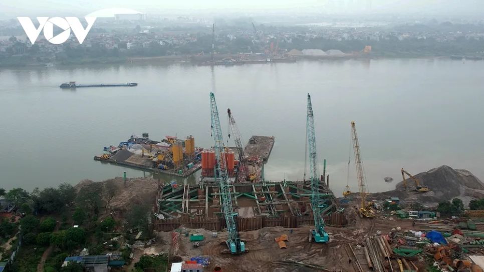 Cầu Tứ Liên đang đẩy nhanh tiến độ thi công.