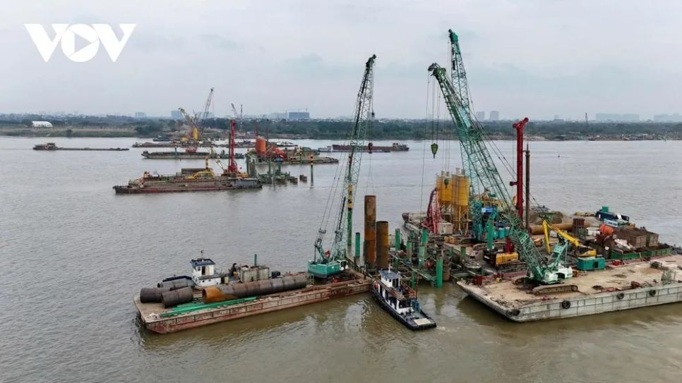 Hà Nội quyết tâm không để chậm tiến độ 3 cây cầu qua sông Hồng