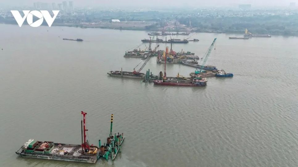 Hà Nội quyết tâm không để chậm tiến độ 3 cây cầu qua sông Hồng