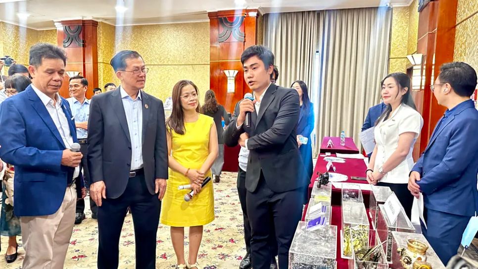 Doanh nghiệp giới thiệu sản phẩm trong khuôn khổ 