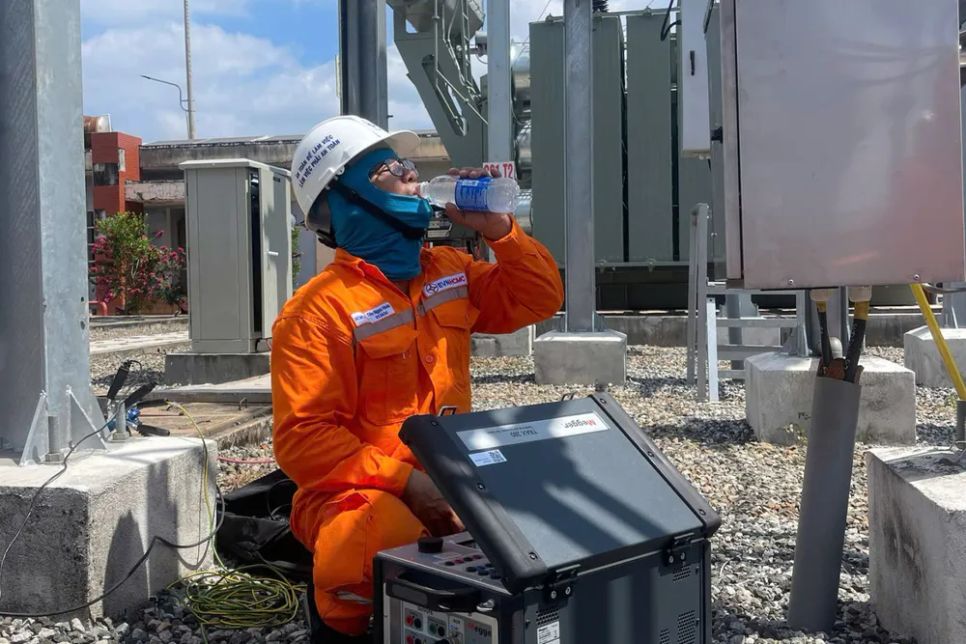 Nhọc nhằn mưu sinh những ngày nắng, nóng