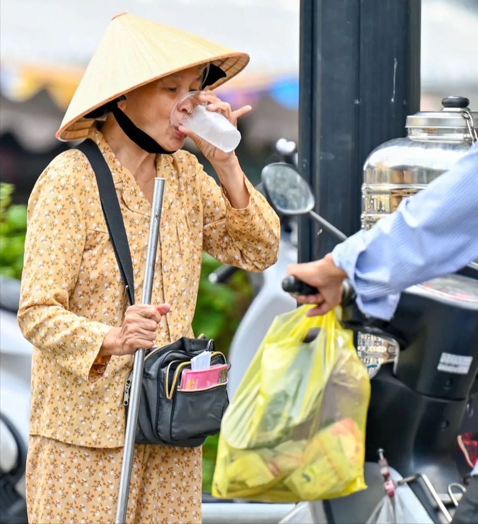 Nhọc nhằn mưu sinh những ngày nắng, nóng