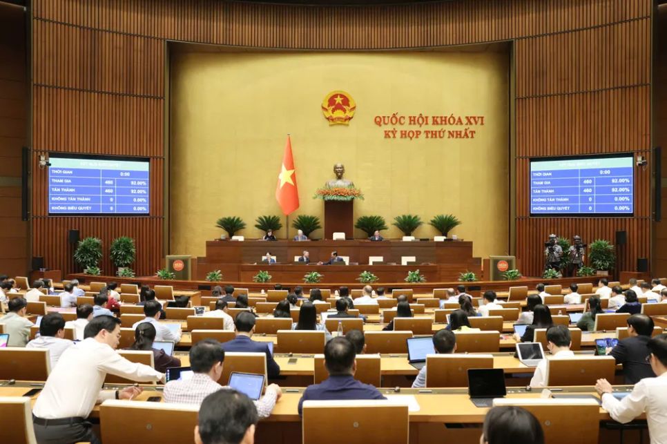 Quốc hội biểu quyết thông qua nghị quyết. Ảnh: QUANG PHÚC Quốc hội biểu quyết thông qua nghị quyết. Ảnh: QUANG PHÚC