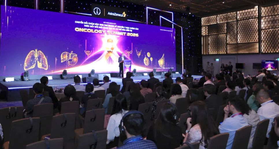 Hội thảo Kỷ nguyên mới trong điều trị ung thư phổi quy tụ đông đảo chuyên gia đầu ngành. Hội thảo Kỷ nguyên mới trong điều trị ung thư phổi quy tụ đông đảo chuyên gia đầu ngành.