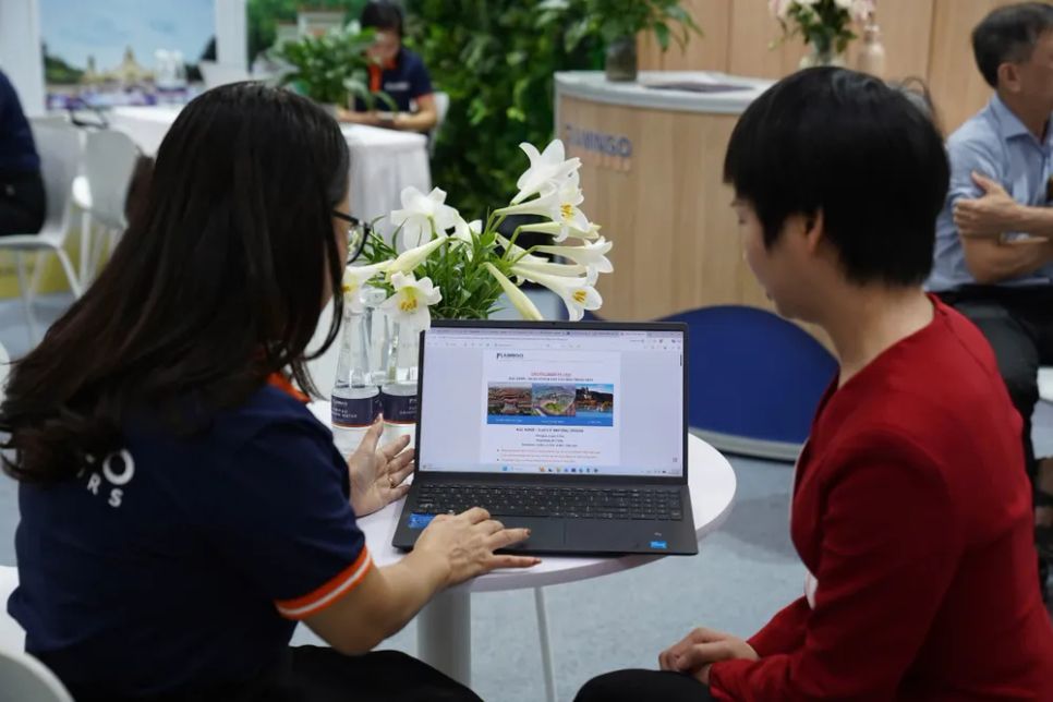 Tổng doanh thu bán sản phẩm du lịch tại sự kiện ước đạt hơn 195 tỷ đồng Tổng doanh thu bán sản phẩm du lịch tại sự kiện ước đạt hơn 195 tỷ đồng