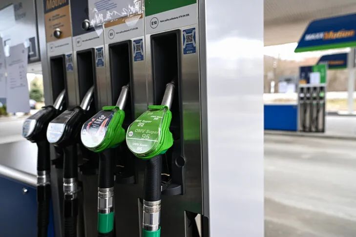 Một trạm đổ xăng ở Hamilton, Canada. Ảnh: Anadolu Agency