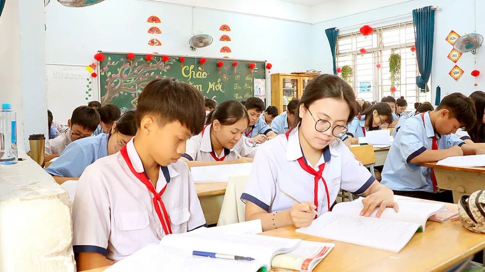 Học sinh lớp 9, Trường THCS Phước Bình (phường Phước Long, TPHCM) trong giờ học (ẢNH: THU TÂM)