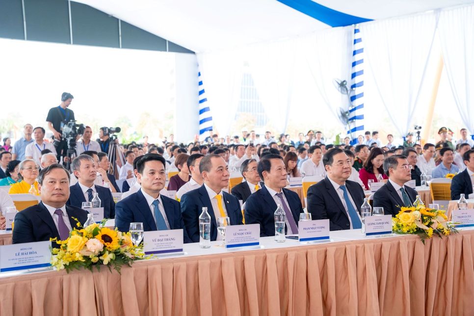 Thủ tướng Chính phủ Lê Minh Hưng cùng các đại biểu Trung ương và các tỉnh, thành phố: Hà Nội, Hải Phòng, Quảng Ninh, Bắc Ninh tham dự Lễ khởi công Dự án tuyến đường sắt tốc độ cao Hà Nội - Quảng Ninh