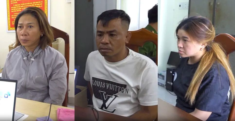 Các đối tượng tại cơ quan công an (từ trái qua: Loan, Tiến, Thu). Ảnh: CACC