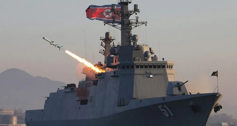 Tên lửa hành trình chống hạm được phóng từ tàu khu trục số 51 Choe Hyon. Ảnh: RODONG SINMUN Tên lửa hành trình chống hạm được phóng từ tàu khu trục số 51 Choe Hyon. Ảnh: RODONG SINMUN