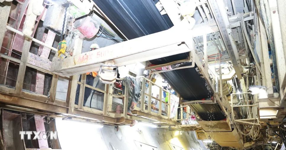 Công trường thi công dự án tuyến đường sắt đô thị đoạn đường hầm ga S11 Văn Miếu. (Ảnh: Dương Giang/TTXVN) Công trường thi công dự án tuyến đường sắt đô thị đoạn đường hầm ga S11 Văn Miếu. (Ảnh: Dương Giang/TTXVN)