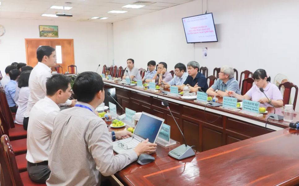 Các chuyên gia, bác sĩ hội chẩn chuyên môn trước khi thực hiện lấy, ghép thận