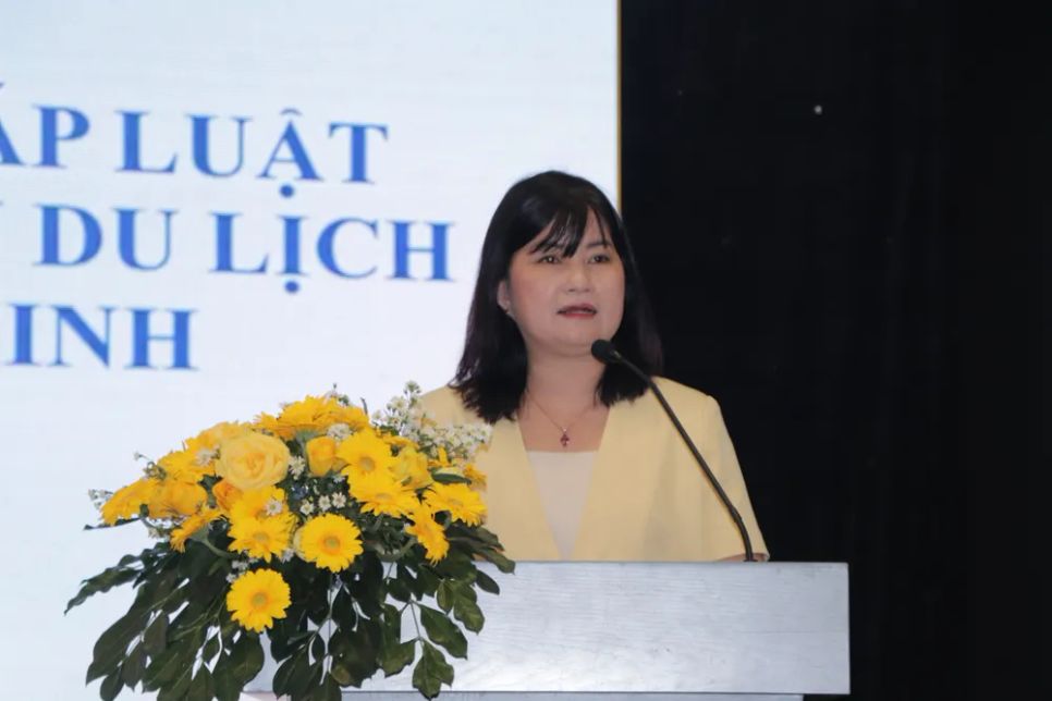 Bà Võ Ngọc Điệp, Trưởng phòng Quản lý Cơ sở Lưu trú Du lịch, Sở Du lịch TPHCM phát biểu khai mạc hội nghị. Ảnh: QUANG VŨ <br>