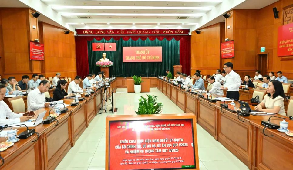 Hội nghị diễn ra theo hình thức trực tiếp kết hợp trực tuyến đến 168 xã, phường, đặc khu. Ảnh: VIỆT DŨNG