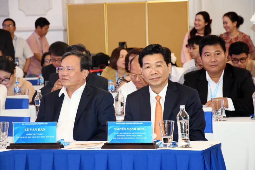 Lãnh đạo tỉnh Tây Ninh tham dự hội nghị