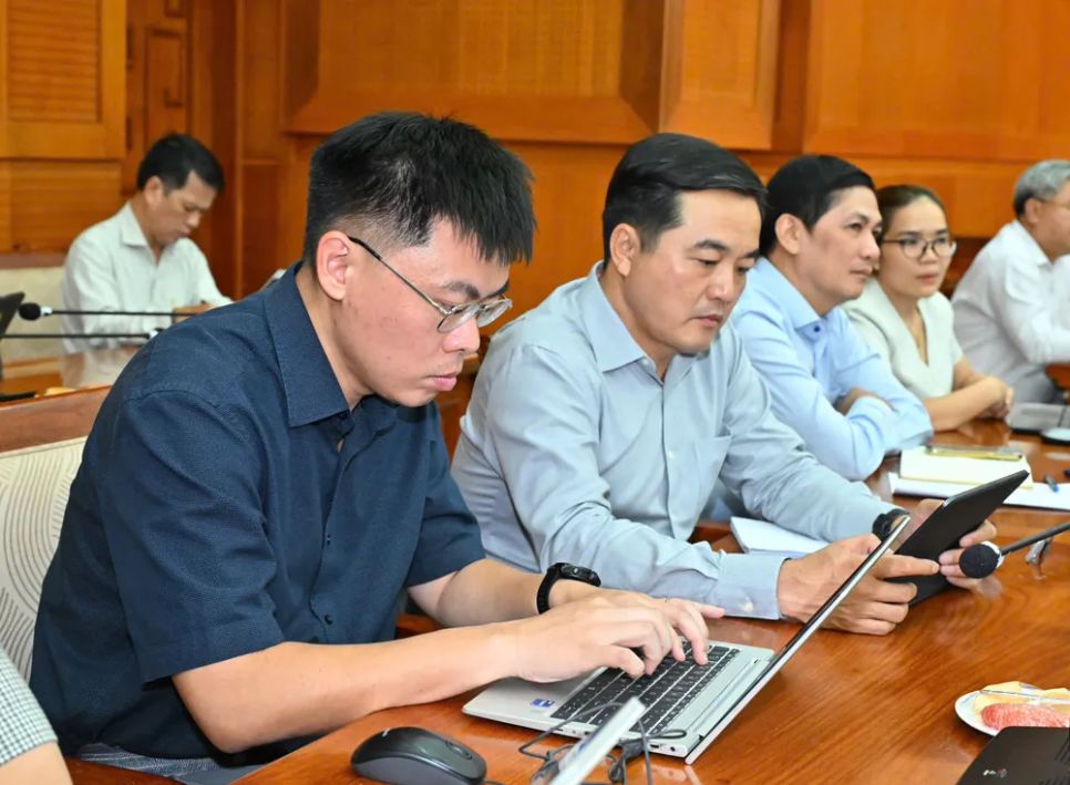 Lãnh đạo các cơ quan, đơn vị dự hội nghị. Ảnh: VIỆT DŨNG