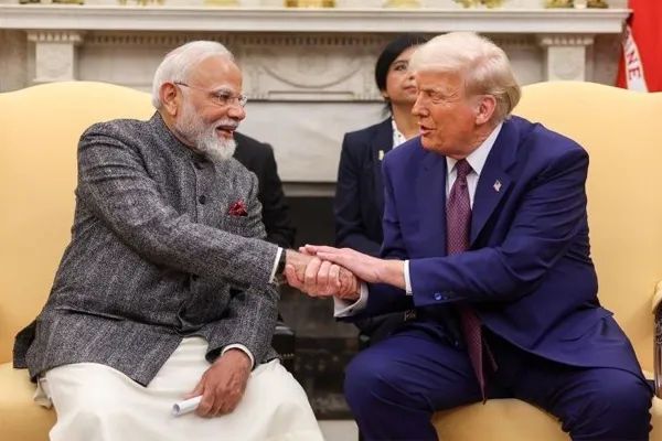 Thủ tướng Ấn Độ Modi cùng Tổng thống Donald Trump tại Nhà Trắng ở Washington DC. Ảnh: Narendra Modi X