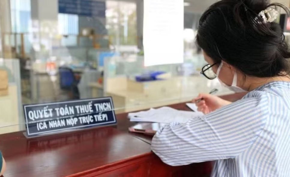 Đề xuất nâng ngưỡng thu nhập người phụ thuộc lên 3 triệu đồng/tháng. Ảnh minh họa