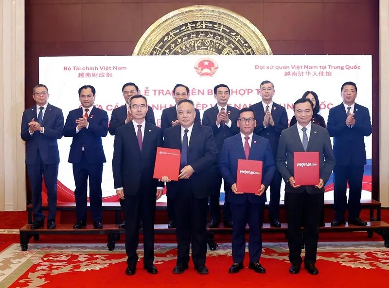 Vietjet và AVIC Cabin Systems trao thỏa thuận hợp tác toàn diện trong lĩnh vực nội thất và công nghiệp phụ trợ tàu bay