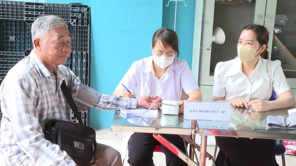 Đưa dịch vụ y tế đến gần hơn với nữ công nhân, đoàn viên