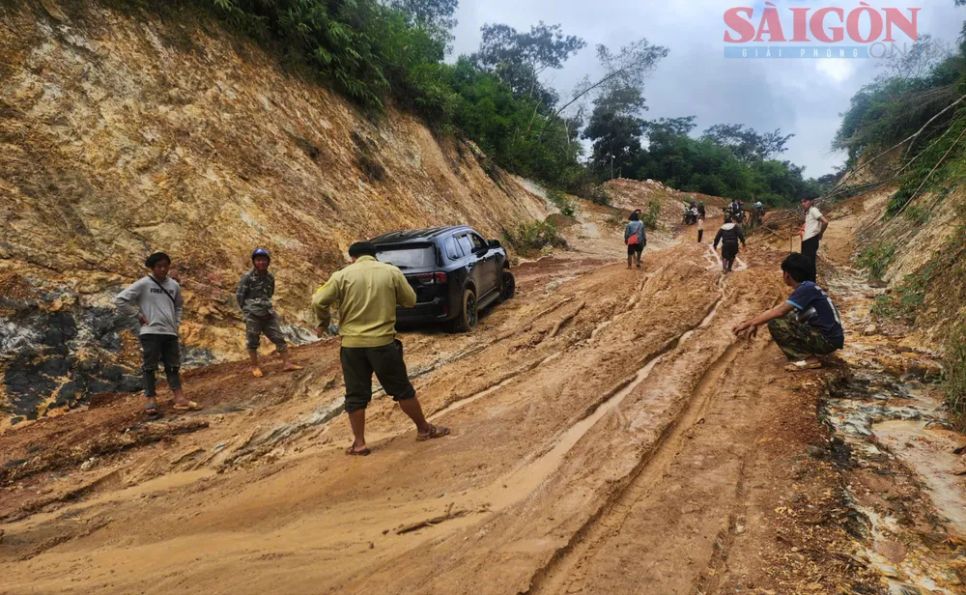 Đường vào tiểu khu 179, xã Đam Rông 2, tỉnh Lâm Đồng nơi có hàng trăm nhân khẩu đang sinh sống