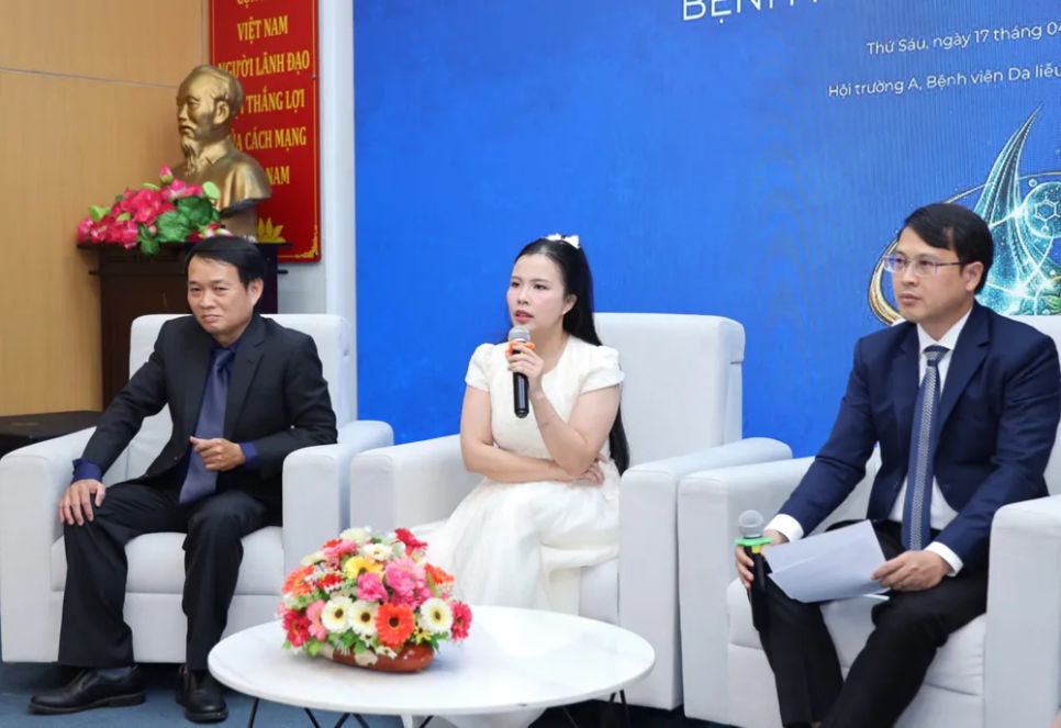 Các chuyên gia cập nhật các bằng chứng lâm sàng trong hội thảo khoa học ngày 17-4.