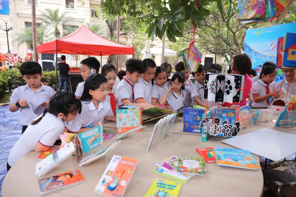 Nhiều góc đọc sách được trưng bày đẹp, thu hút các bạn đọc nhỏ tuổi