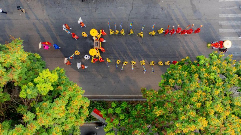 Rực rỡ sắc màu tại lễ rước Thánh Mẫu lên điện Huệ Nam