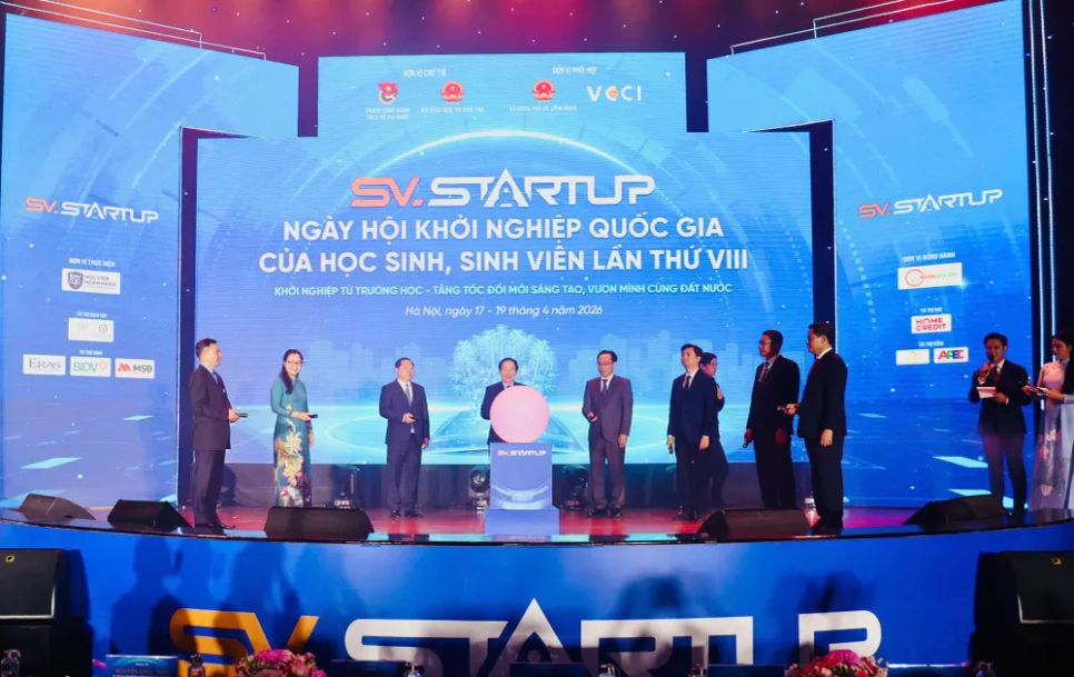 Phó Thủ tướng Lê Tiến Châu và lãnh đạo các bộ, ngành thực hiện nghi thức kích hoạt hạt giống khởi nghiệp, đổi mới sáng tạo