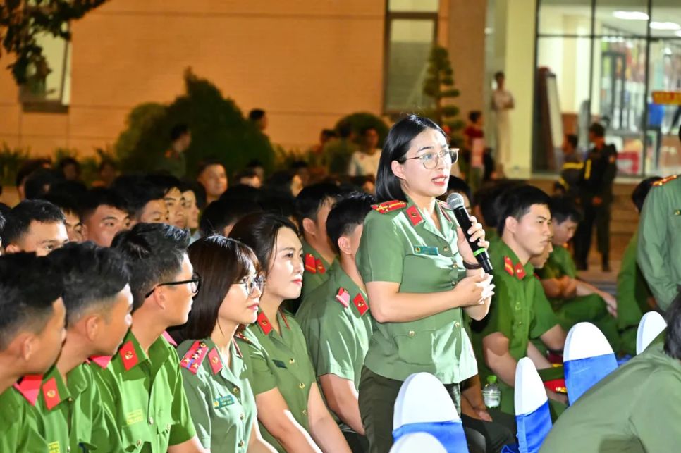 Các phần giao lưu, chia sẻ tại chương trình. Ảnh: VIỆT DŨNG