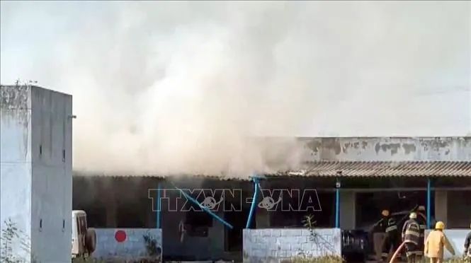 Hiện trường vụ nổ nhà máy sản xuất pháo hoa ở huyện Virudhunagar thuộc bang Tamil Nadu, Ấn Độ ngày 19/4/2026. Ảnh: ANI/TTXVN