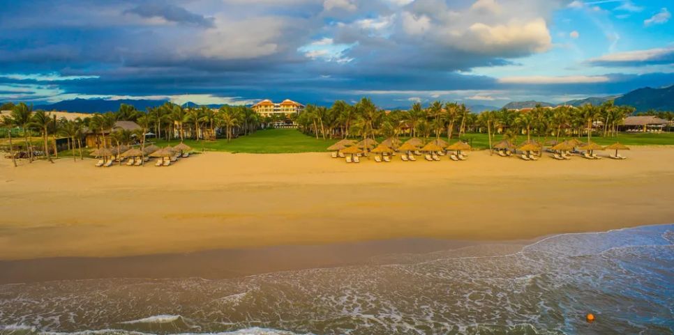 Biển bãi Bãi Dài (Khánh Hòa)