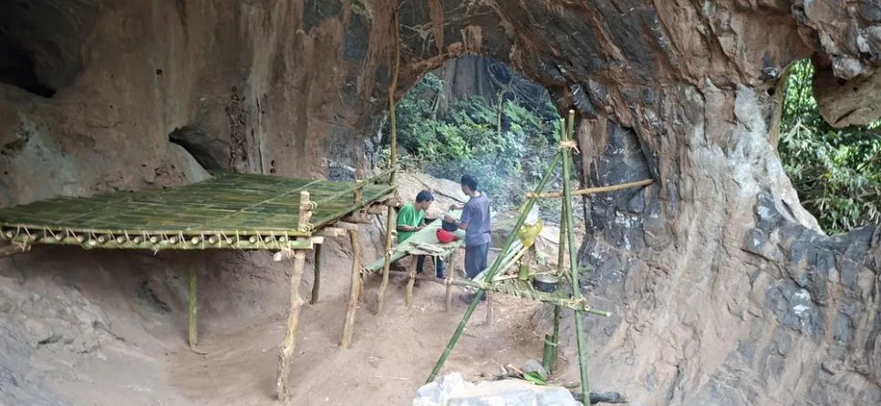 Cuộc sống hang đá đơn sơ