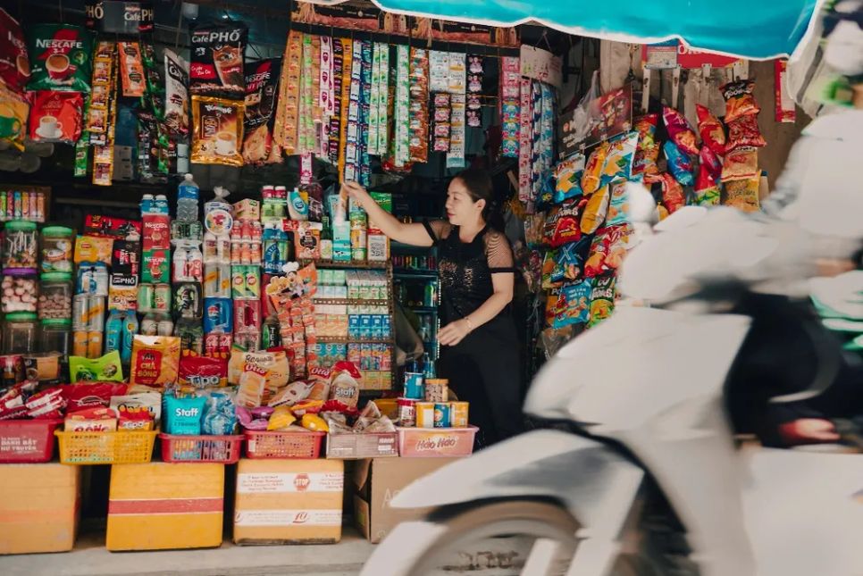 FE CREDIT sẻ chia cùng người dân ĐBSCL giữa mùa hạn mặn