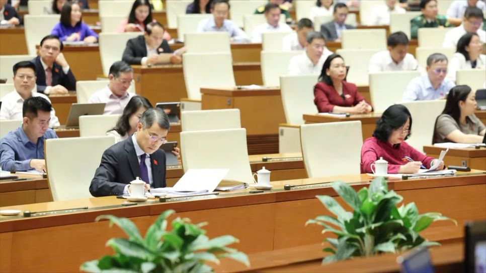 Thủ tướng Lê Minh Hưng cùng các đại biểu Quốc hội dự phiên họp. Ảnh: QUANG PHÚC