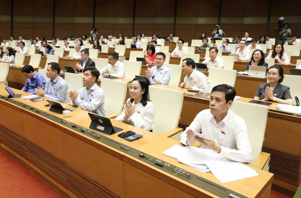 ĐB Quốc hội TPHCM và các ĐB dự phiên họp. Ảnh: QUANG PHÚC